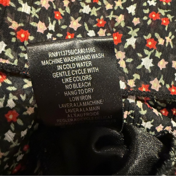 Beechers Brook Ruffled Floral Tank Top - Picture 5 of 6